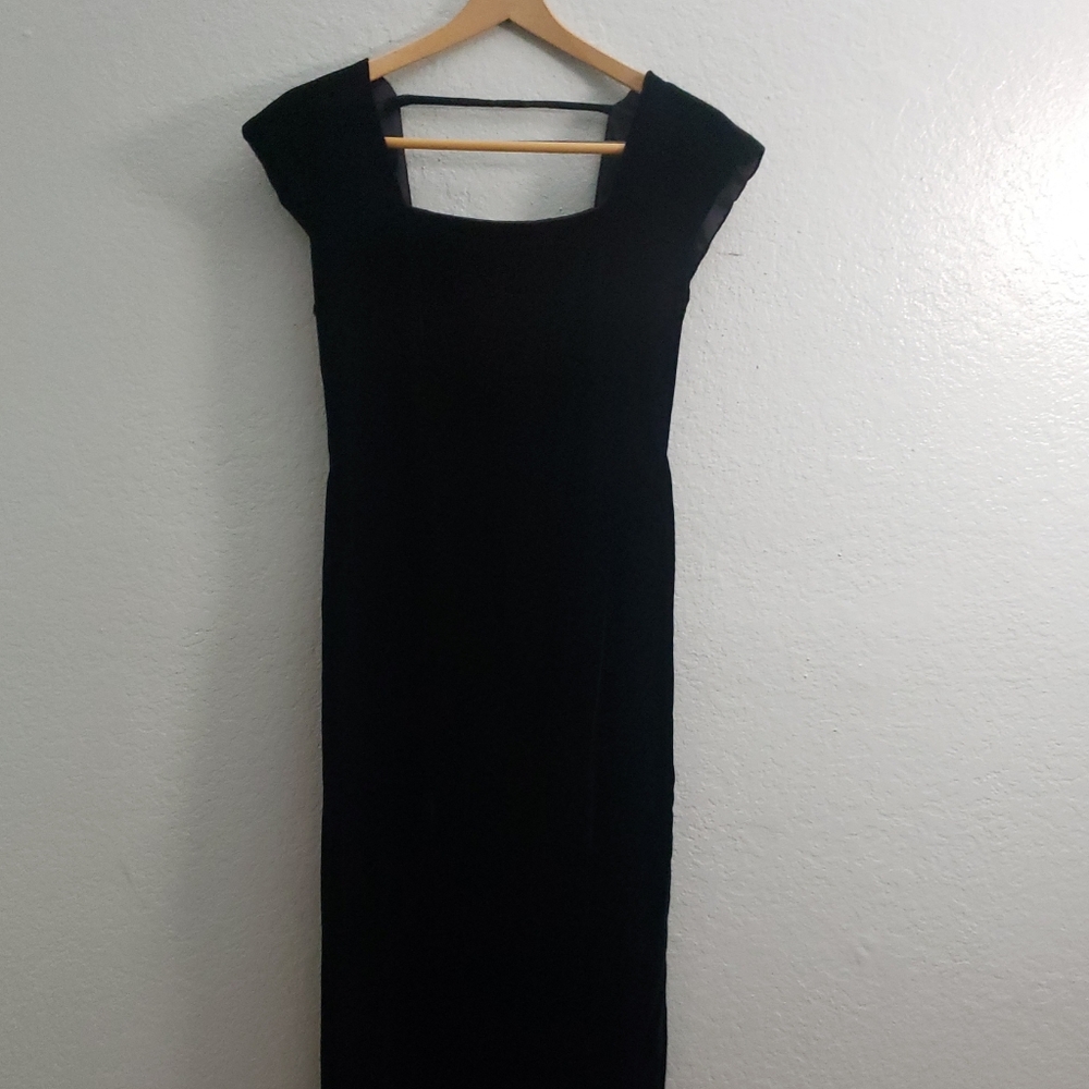Vintage 90s Y2K Jordan black velvet sheath dress low black with bow